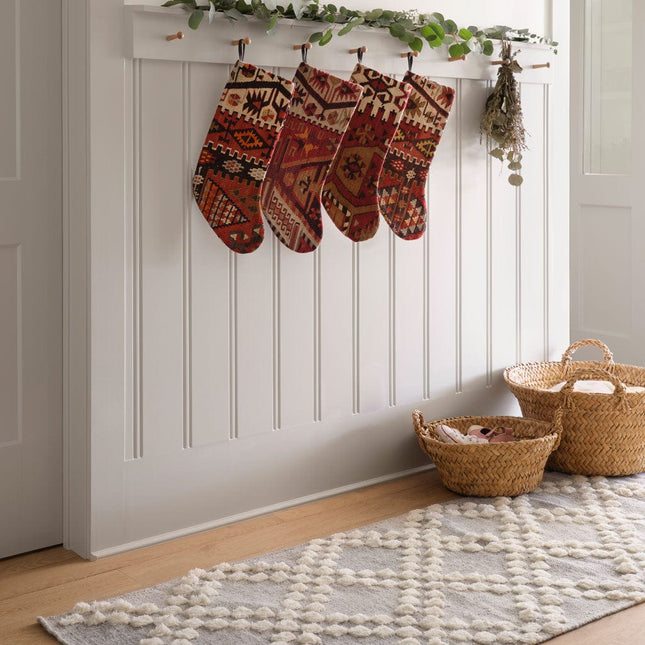 Akshay Wool Accent Rug