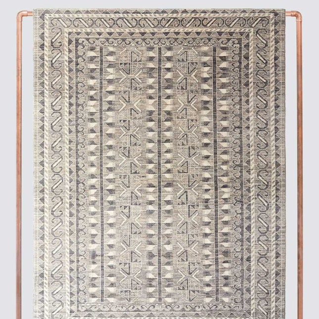 Suhad Hand-Knotted Area Rug