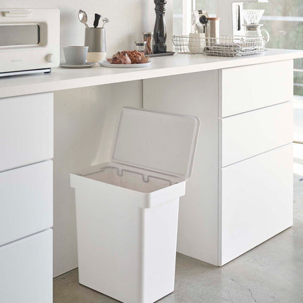 Airtight Rolling Trash Can - Polypropylene