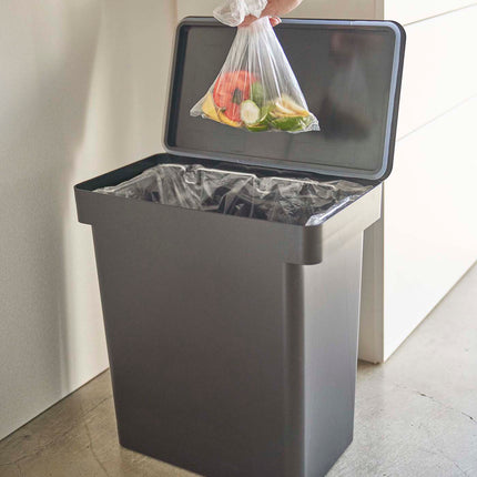 Airtight Rolling Trash Can - Polypropylene
