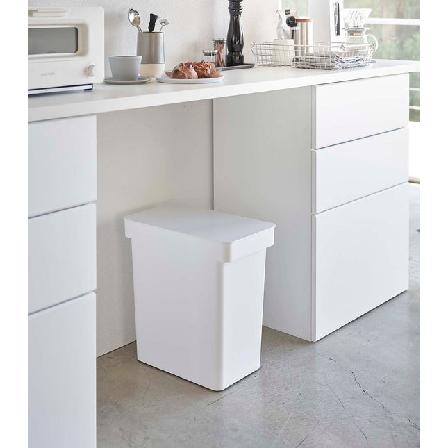 Airtight Rolling Trash Can - Polypropylene