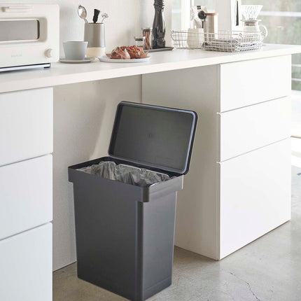 Airtight Rolling Trash Can - Polypropylene