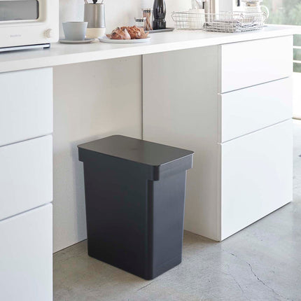 Airtight Rolling Trash Can - Polypropylene